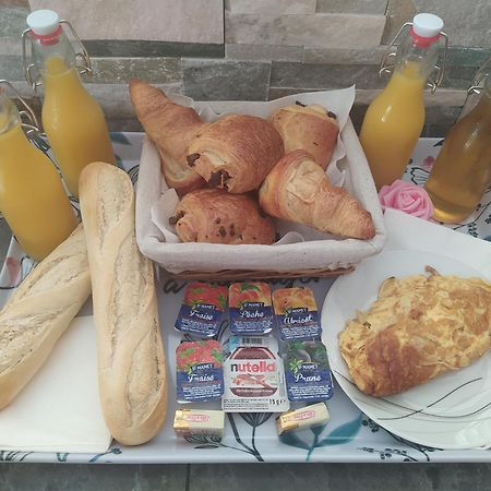 Studio Cosy Avec Terrasse Et Jacuzzi A Disposition De Mai A Aout Rians  Zewnętrze zdjęcie