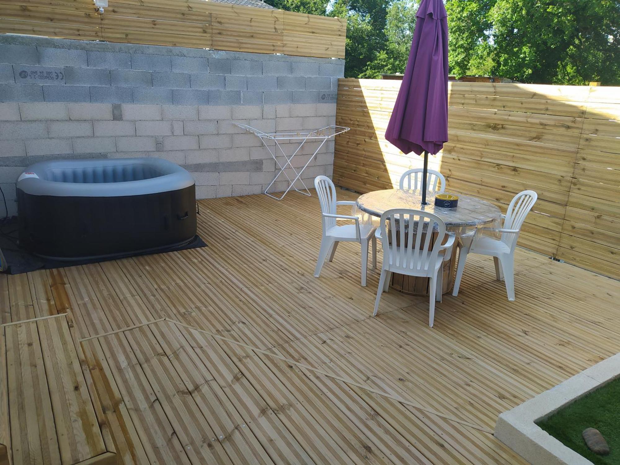 Studio Cosy Avec Terrasse Et Jacuzzi A Disposition De Mai A Aout Rians  Zewnętrze zdjęcie