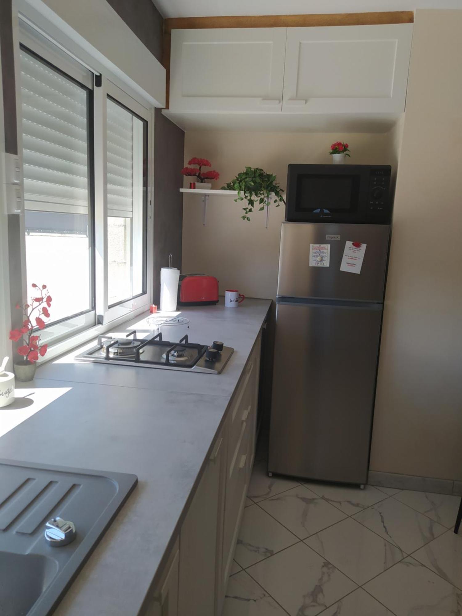 Studio Cosy Avec Terrasse Et Jacuzzi A Disposition De Mai A Aout Rians  Zewnętrze zdjęcie